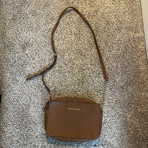 Micheal kors cross body bag